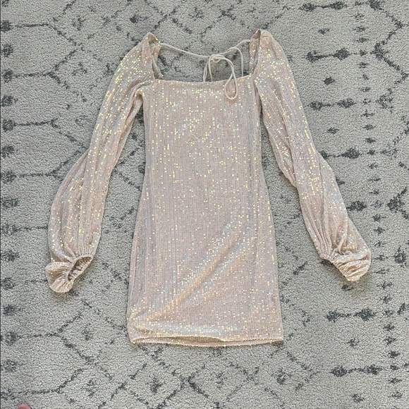 Elegant White Sequin Dress - Picture 2 of 2